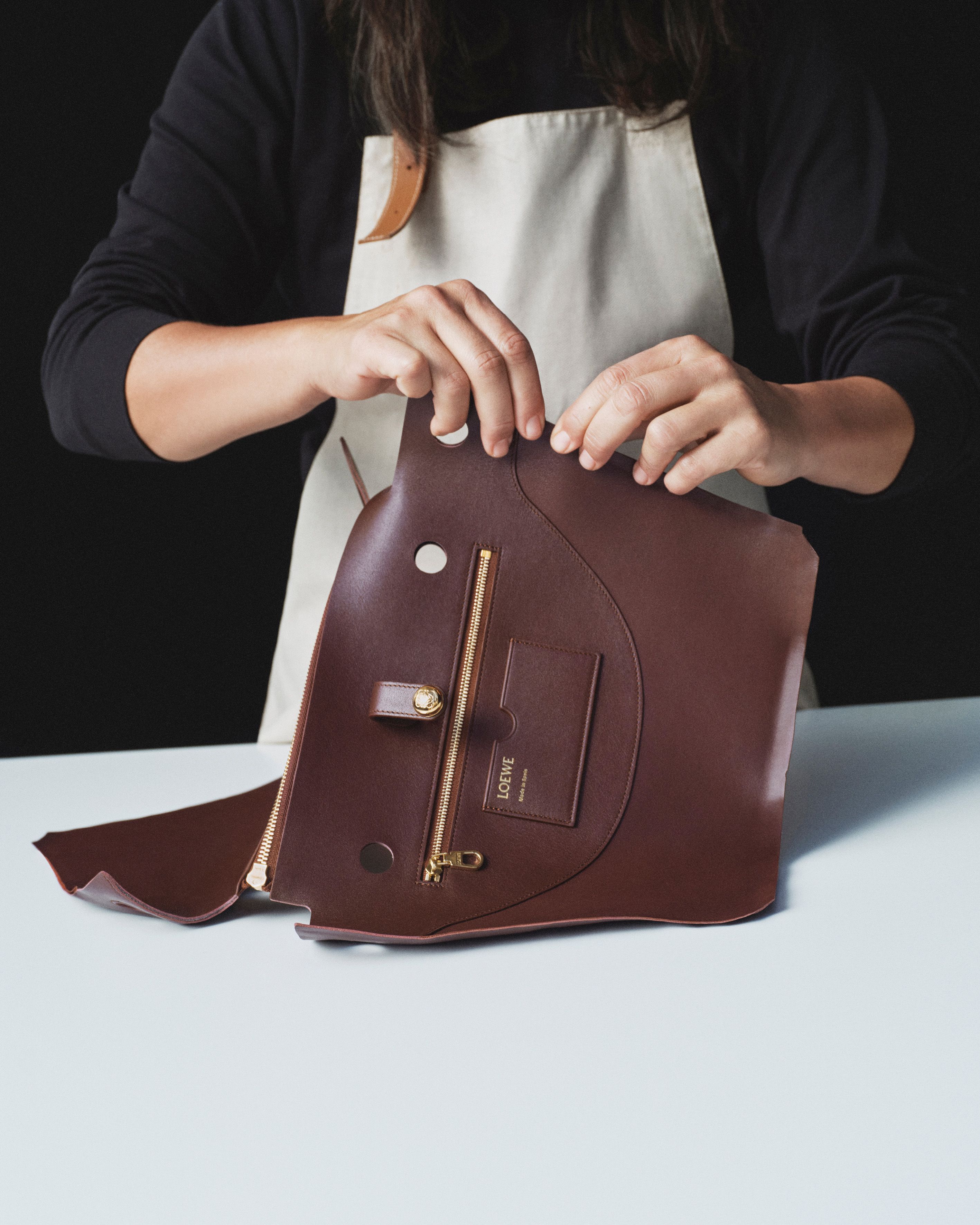 【LOEWE】新作 マドリードバッグ（ミディアムサイズ） ロエベ】待望の新作「マドリードバッグ」がデビュー！美レザーの