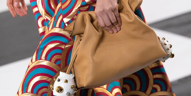 borsa pochette sfilata loewe autunno inverno 20202021