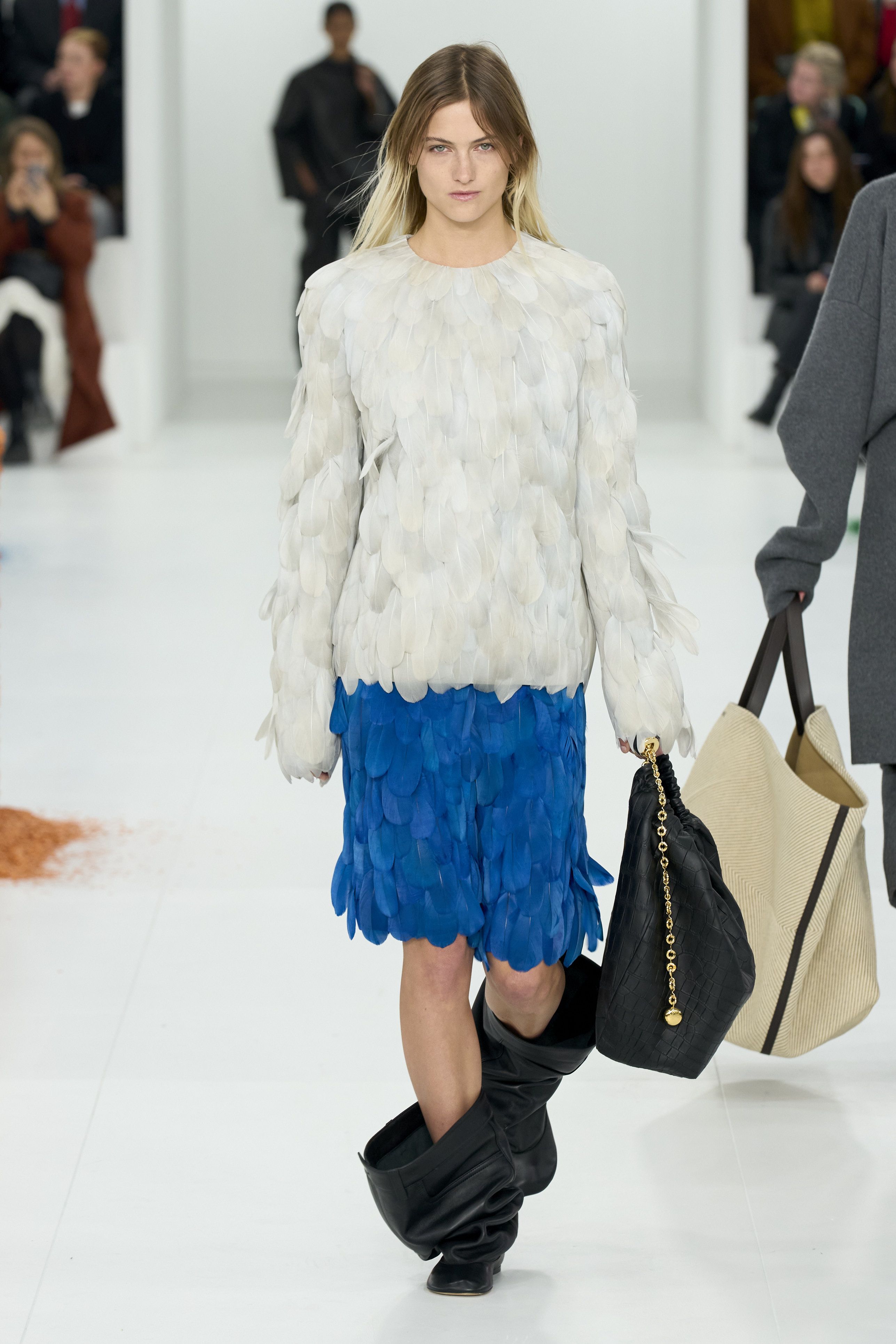 ロエベ(LOEWE)2023秋冬コレクション | ファッション | ELLE ロエベ(LOEWE)2023秋冬コレクション | ファッション | ELLE