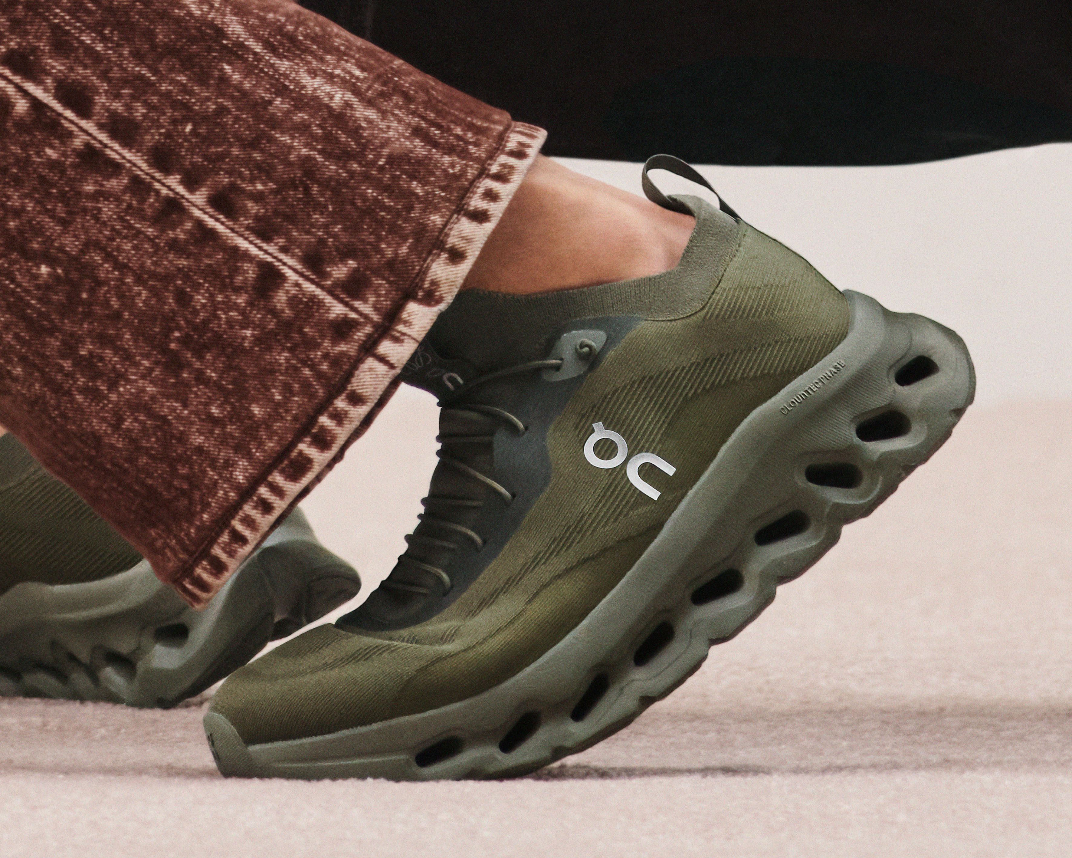 Cloudtilt sneaker in polyester Khaki Green - LOEWE