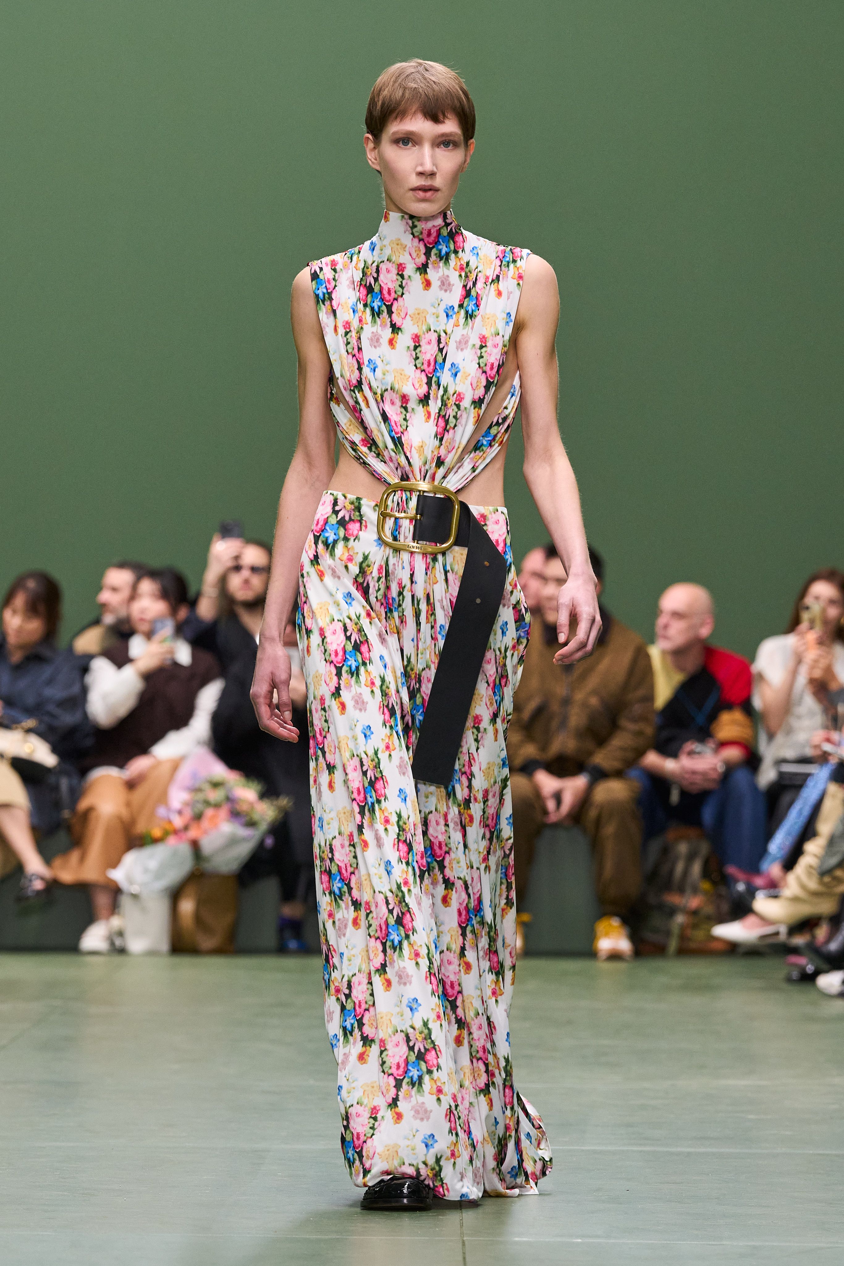 【24SS NEW】LOEWE_women / パズル フォールド ジャケット LOEWE Fall Winter 2024 collection. Traditional shapes are
