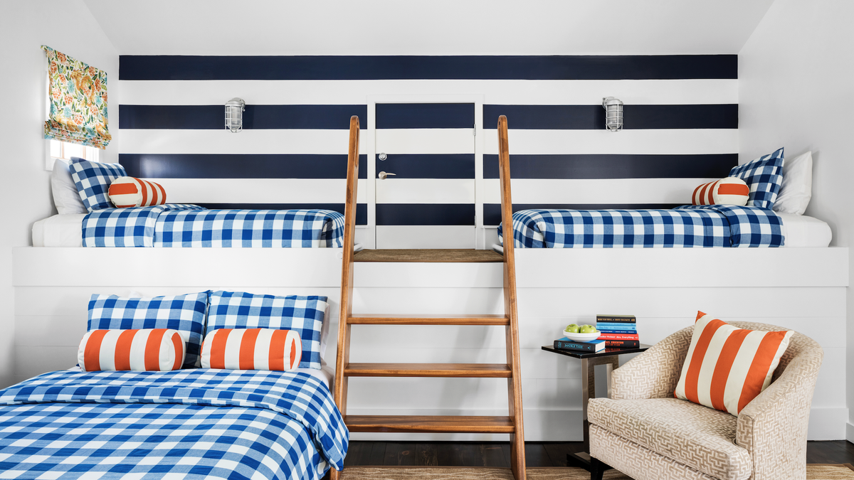 Twin Over Twin Kids Bunk Bed Wood Low Loft Bunk Bed for Girls Boys Bedroom  Dorm