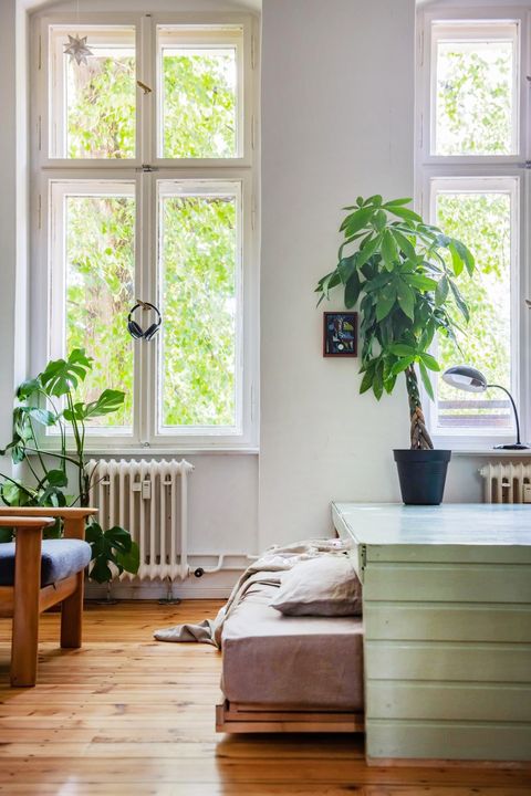 20 Stylish Loft Bedroom Ideas - Clever Design Tips for Studios