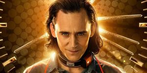 tom hiddleston en el póster de la serie loki