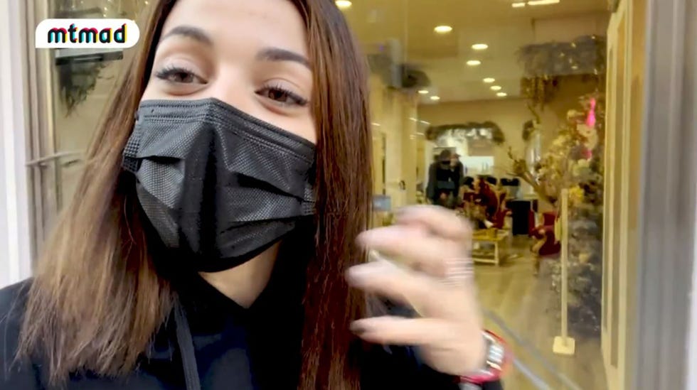 lola mencía, de supervivientes, se hace un radical cambio de look en el pelo