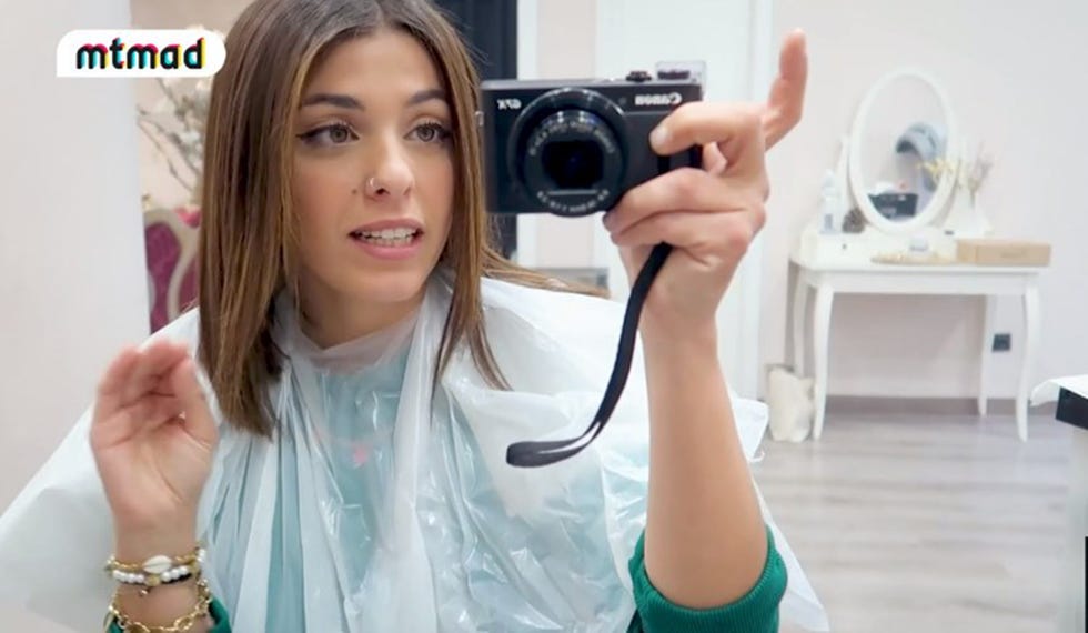 lola mencía, de supervivientes, se hace un radical cambio de look en el pelo