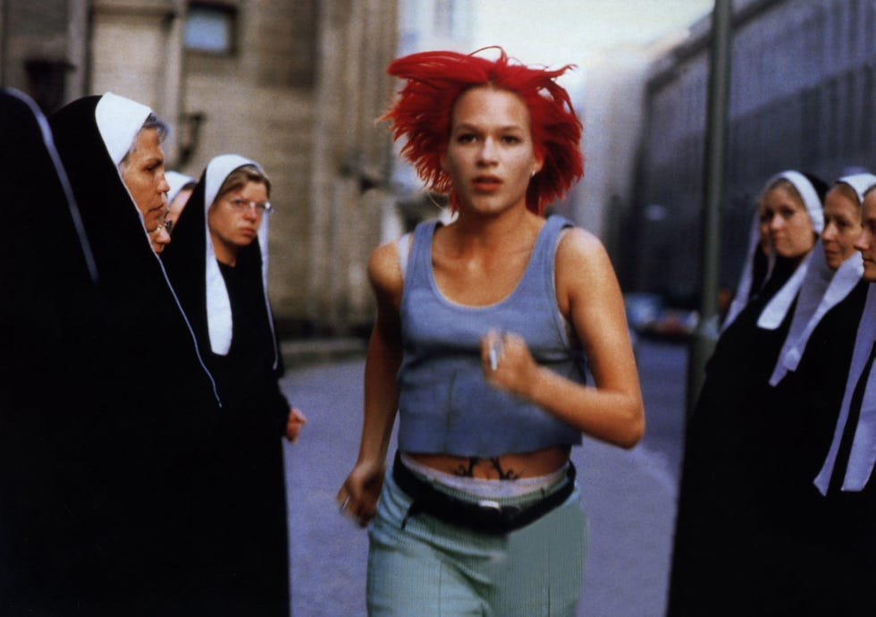 scene of lola running from the movie run lola run