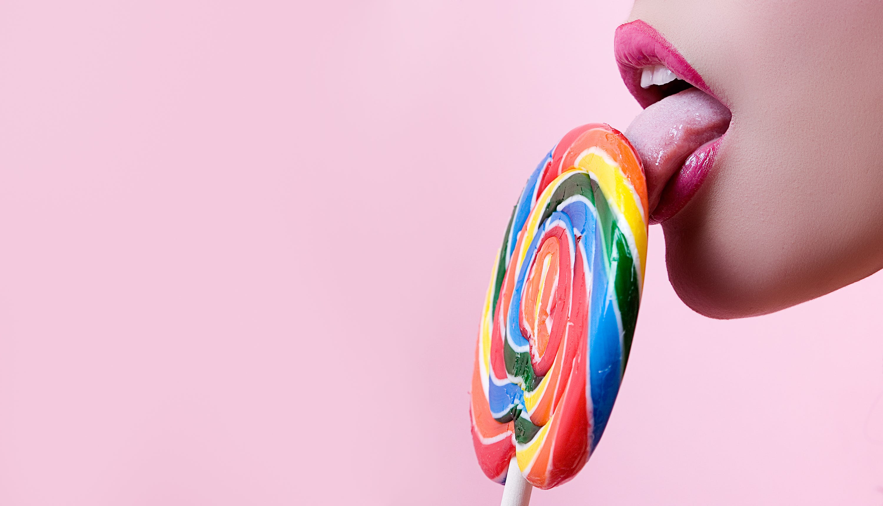 What does a rainbow kiss mean
