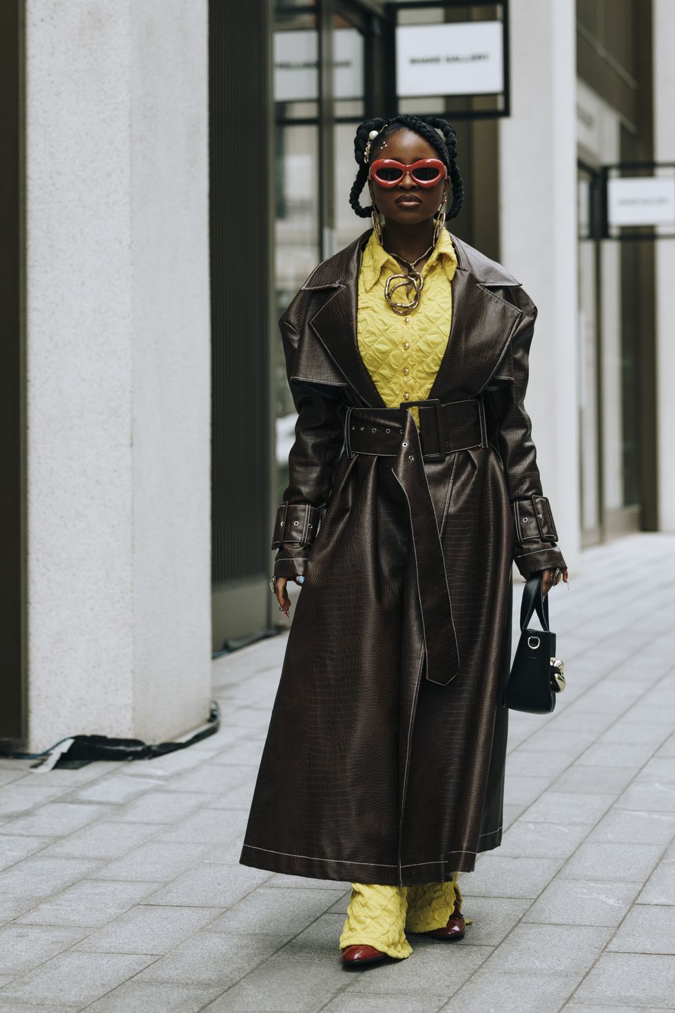 A Chic Way to Wear a Trench Coat in London - Fashion Jackson