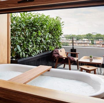 london hotels with hot tub in room