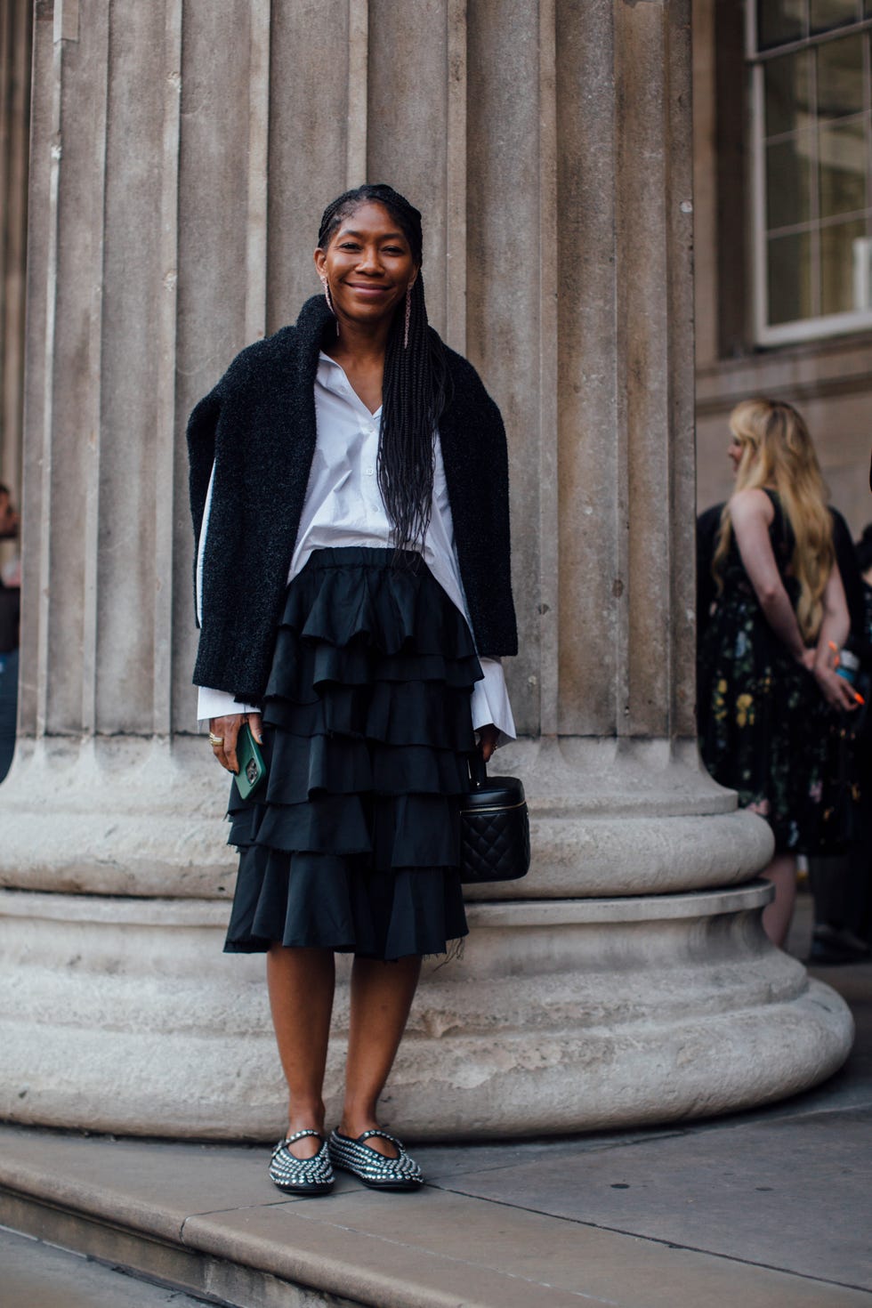 meli melo on X: Street Style Friday with the Thela Tan!   #FashionFridays19 #streetstyle #LFW   / X