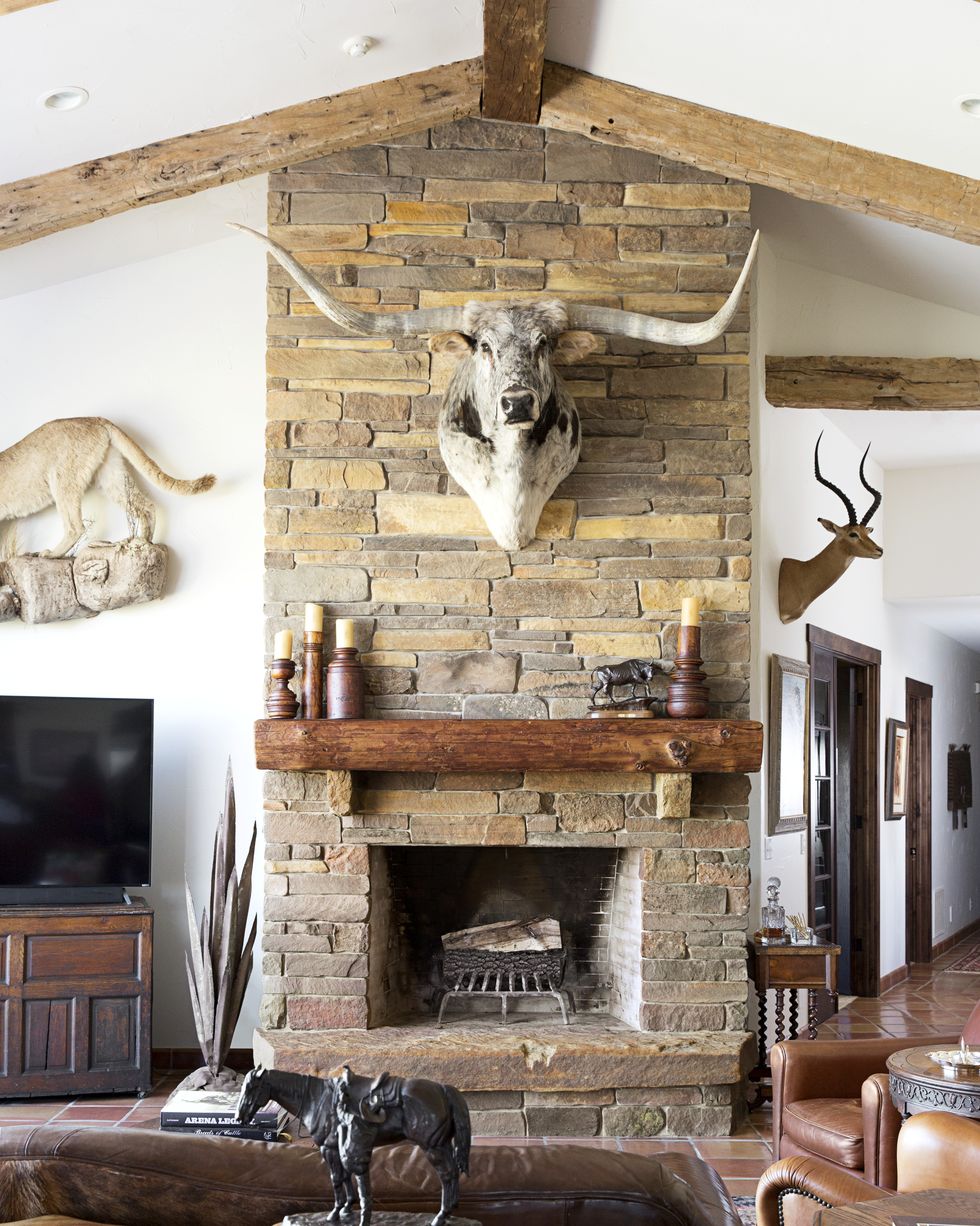 fireplace decor ideas like longhorn head