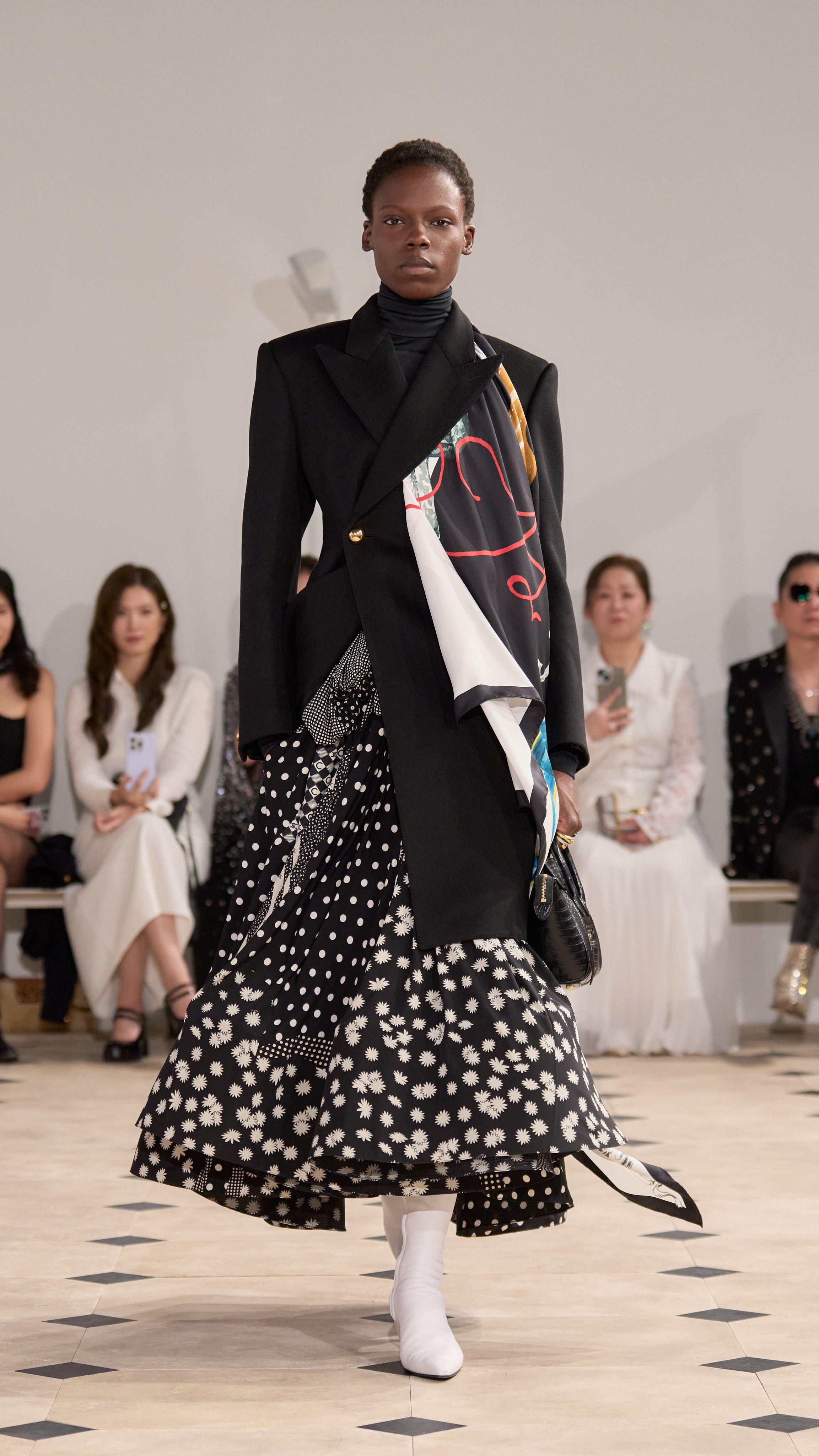 RUNWAY登場◇クロップド JACKET◇CELINE Celine Spring 2026 Review: Michael Rider's Vision for Modern