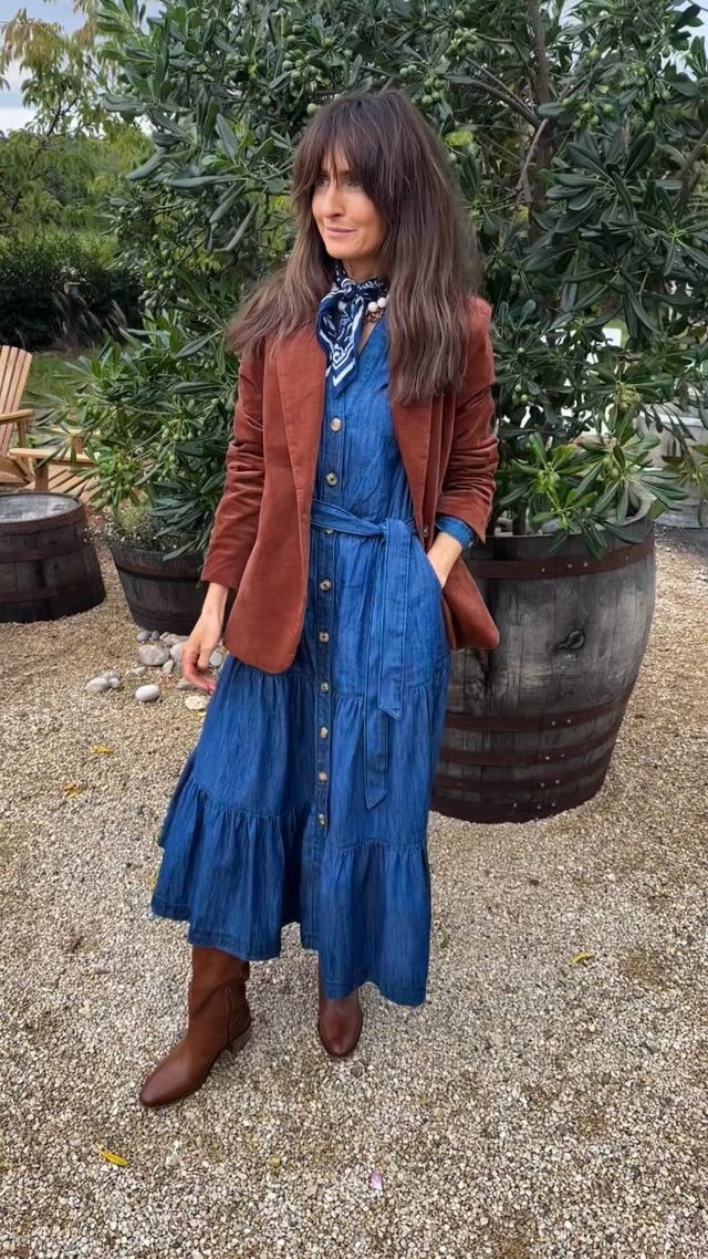 look chaqueta de ante y falda