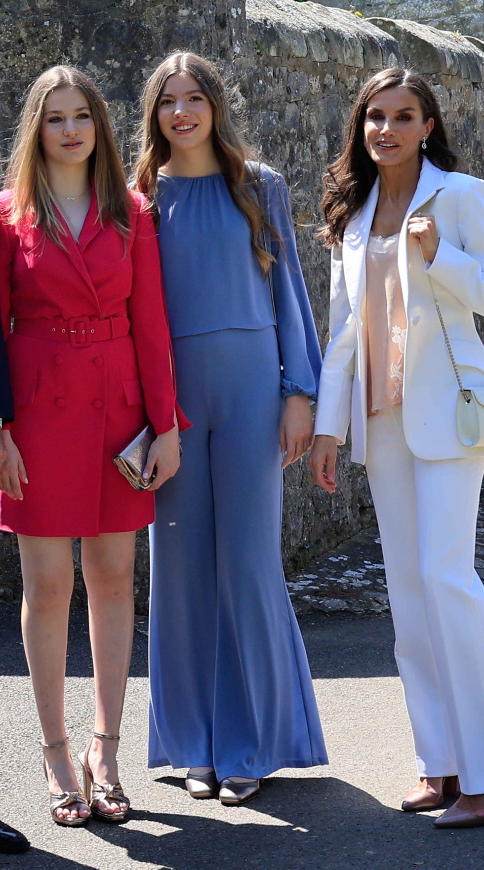 La infanta Sofía y su look en azul lavanda para la graduación de la ...