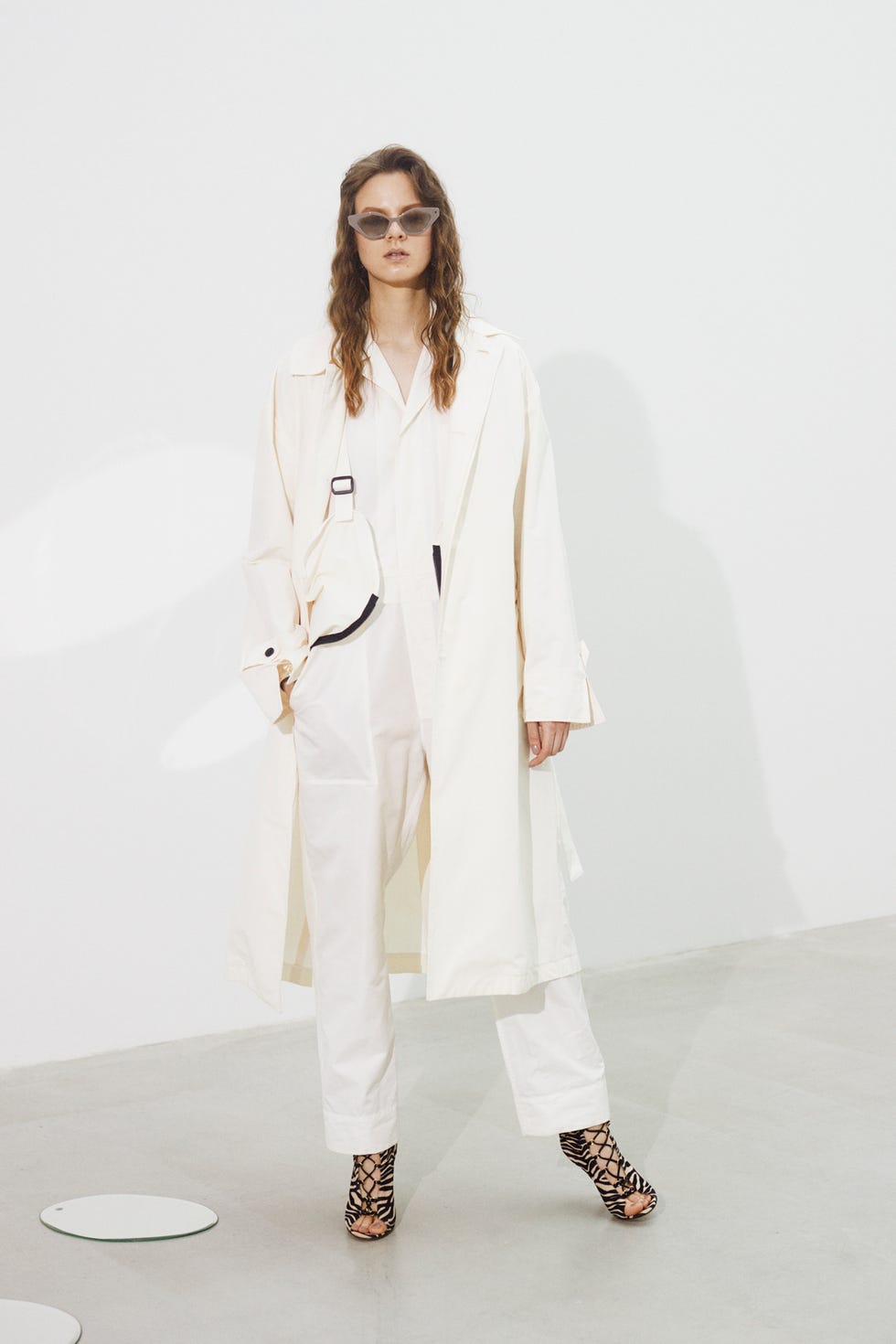 White, Clothing, Fashion, Uniform, Shoulder, Suit, Outerwear, White coat, Fashion design, Coat, 