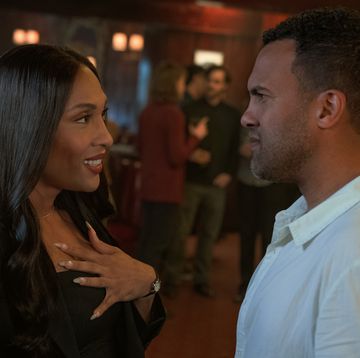 episode 2 michaela jaé rodriguez and o t fagbenle in "loot," premiering april 3, 2024 on apple tv