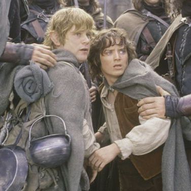 IGN - The Lord of the Rings: The War of the Rohirrim will be directed by  filmmaker Kenji Kamiyama, and will explore and expand the story of Helm's  Deep.