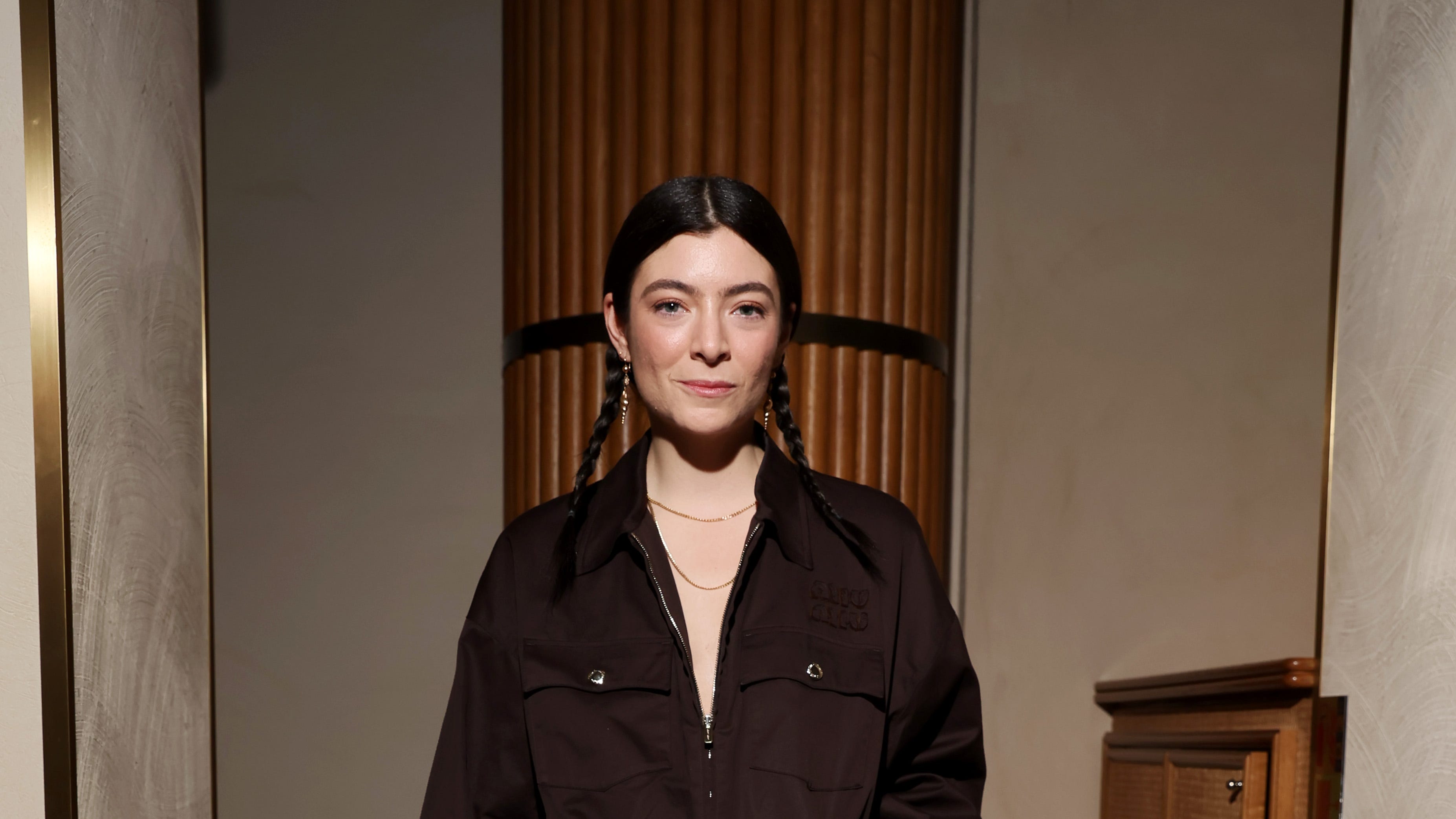 Who Is Lorde Dating? All About Boyfriend & Relationship History