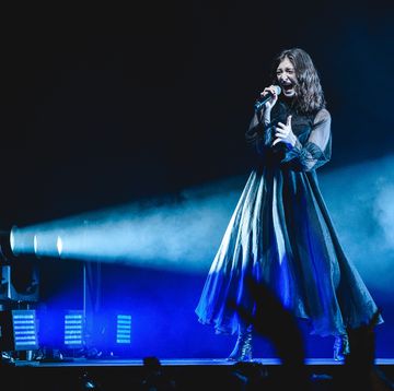 lord performing