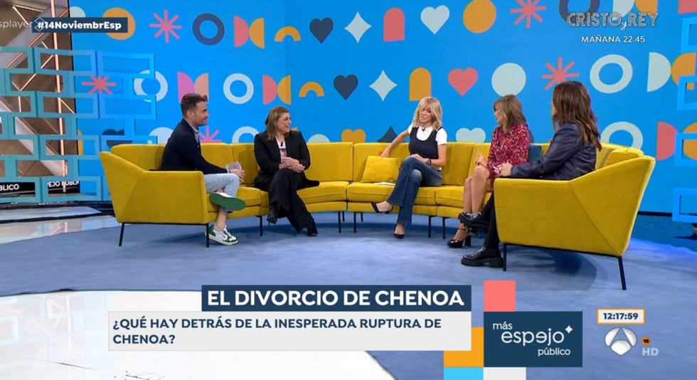 susanna griso y sus colaboradores en el magazine de antena 3