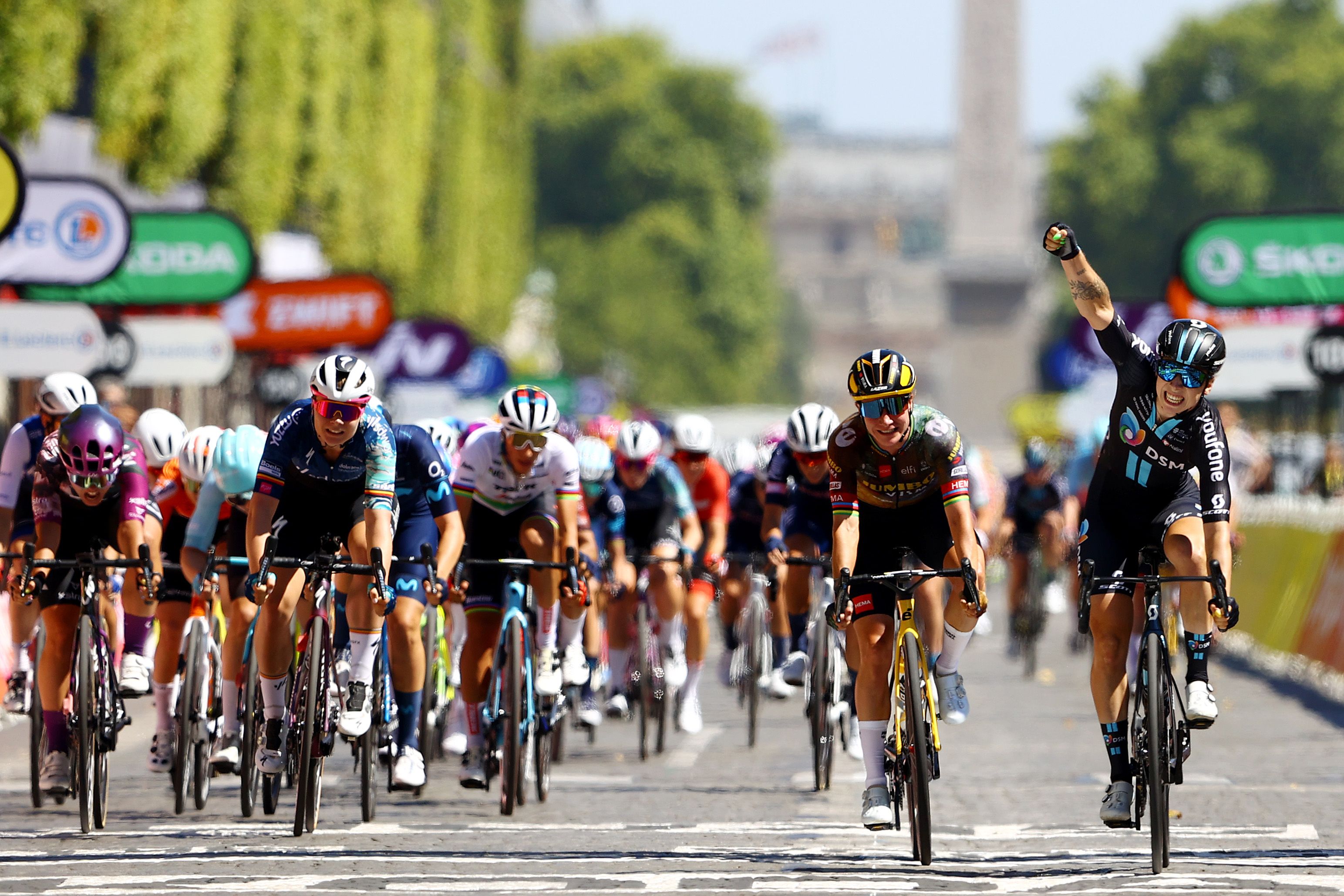 Who Is Winning The Tour De France Femmes?