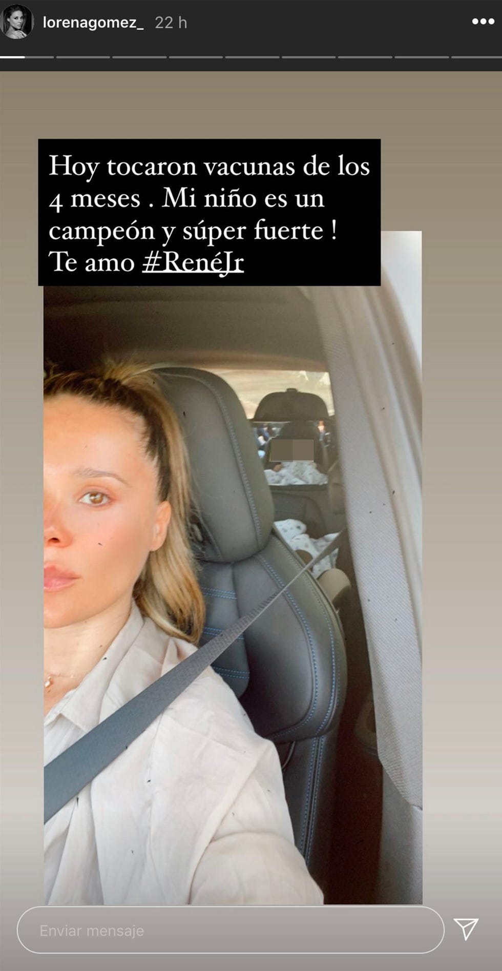 lorena gómez acude a la revisión de los cuatro meses de su hijo rené