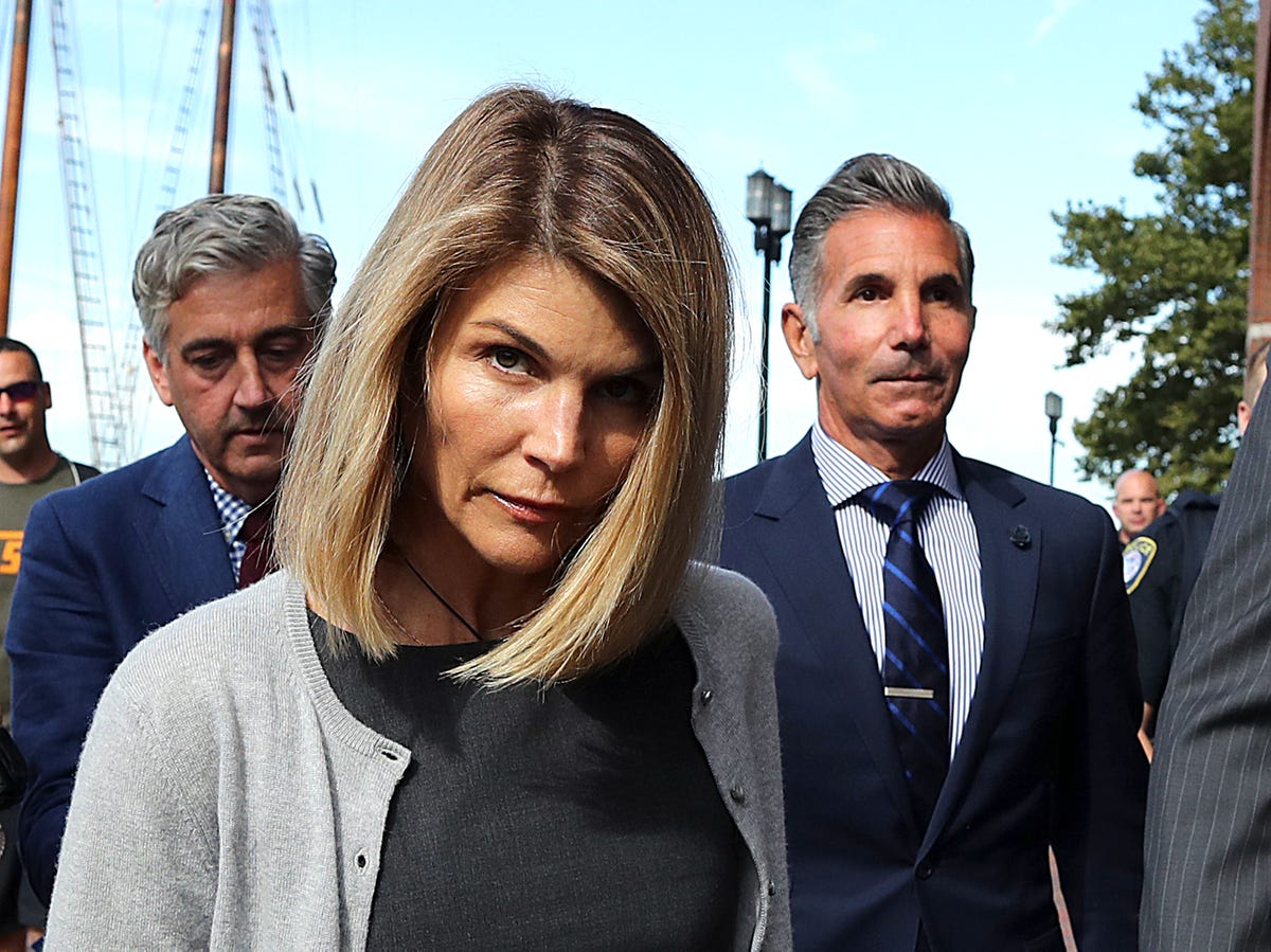 Tution Teacher Cheating Husbandand Student Sex Porn - Lori Loughlin, Felicity Huffman's College Cheating Scandal Updates and  Timeline