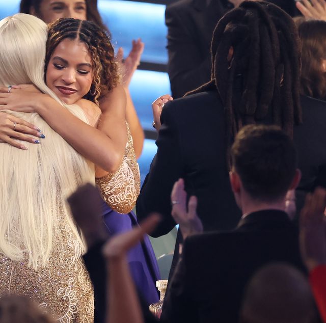 Những bức ảnh đẹp nhất của Beyoncé và Blue Ivy Carter trong chiến thắng tại AOTY Grammys 2025