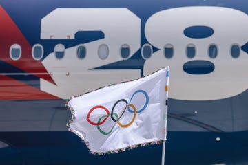 olympic flag returns to la