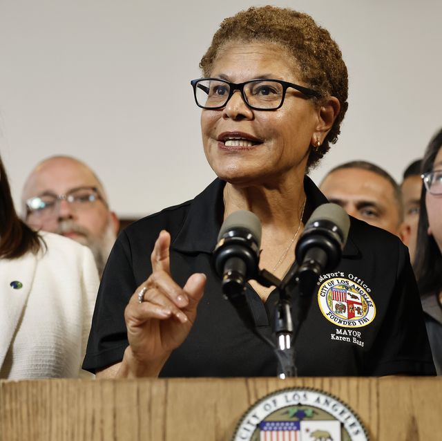 protests erupt in l.a. county sparked by federal immigration raids