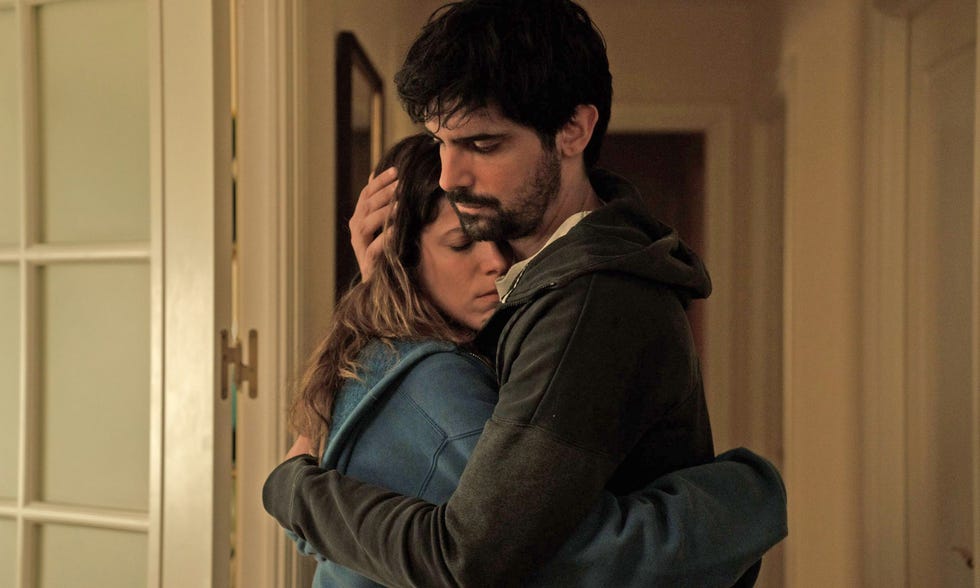 iria del rio y francesco carril en la serie 'los anos nuevos'