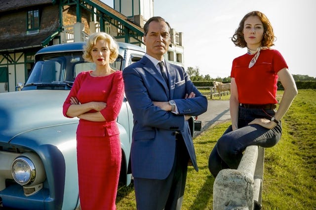 Imagen promocional de la temporada 2 de Los pequeños asesinatos de Agatha Christie