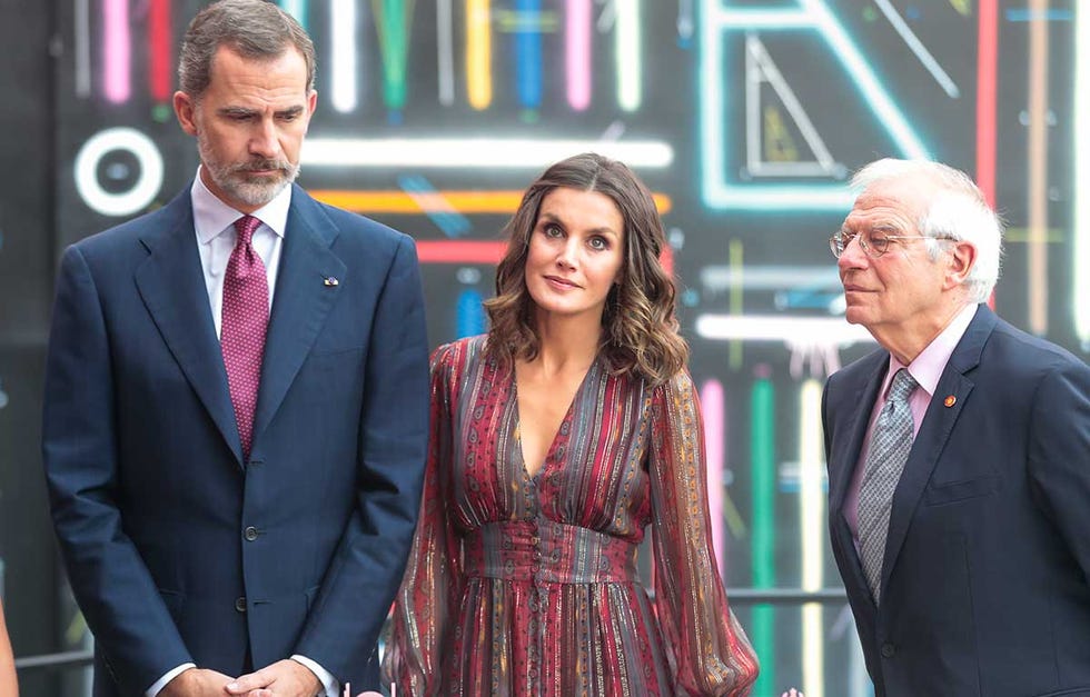 Analizamos los looks de la Reina durante su visita oficial a Perú.