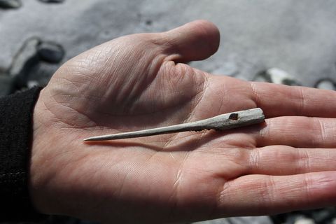 In het ijs van Lendbreen werd een ongedateerde houten naald bewaard