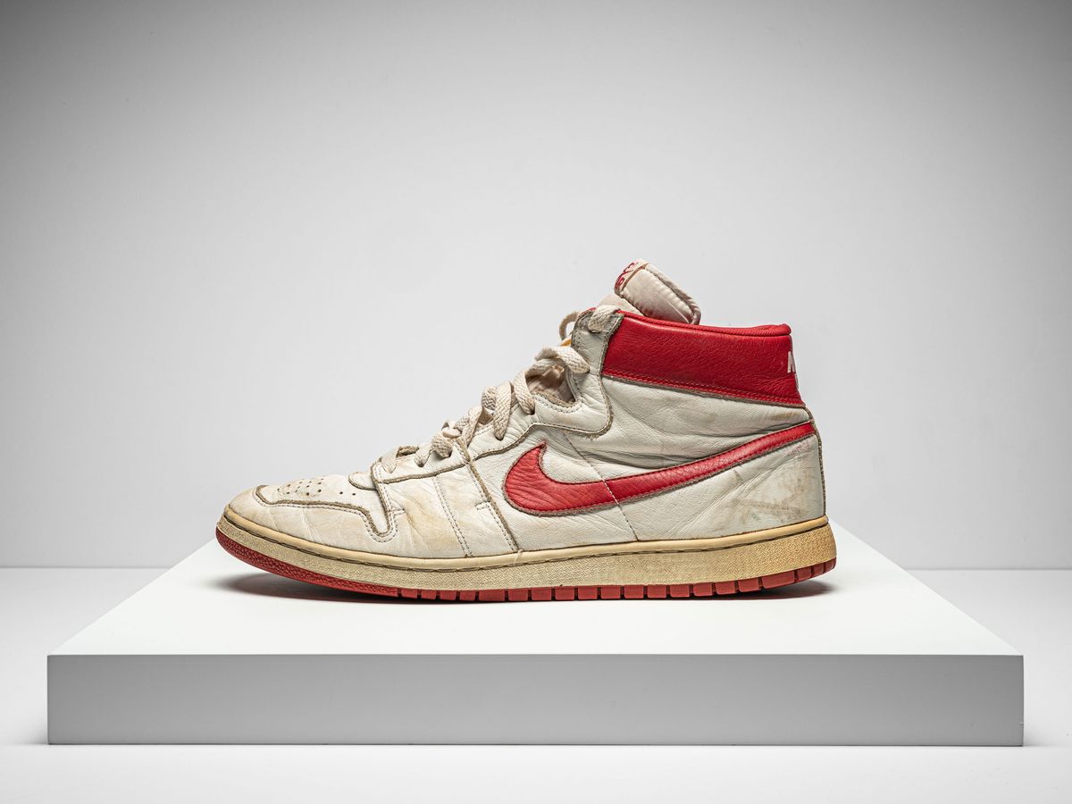 Smigre forvirring lys pære Christie's Will Auction Michael Jordan's Rare Game-Worn Sneakers