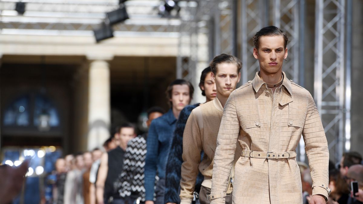 Louis Vuitton  Executive fashion, Fashion, Work fashion