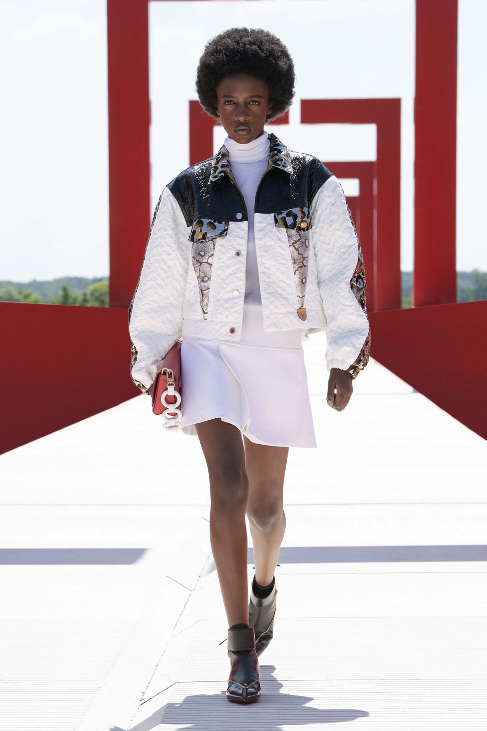 CRUISE 2022 Louis Vuitton Fashion Show – Topfashion