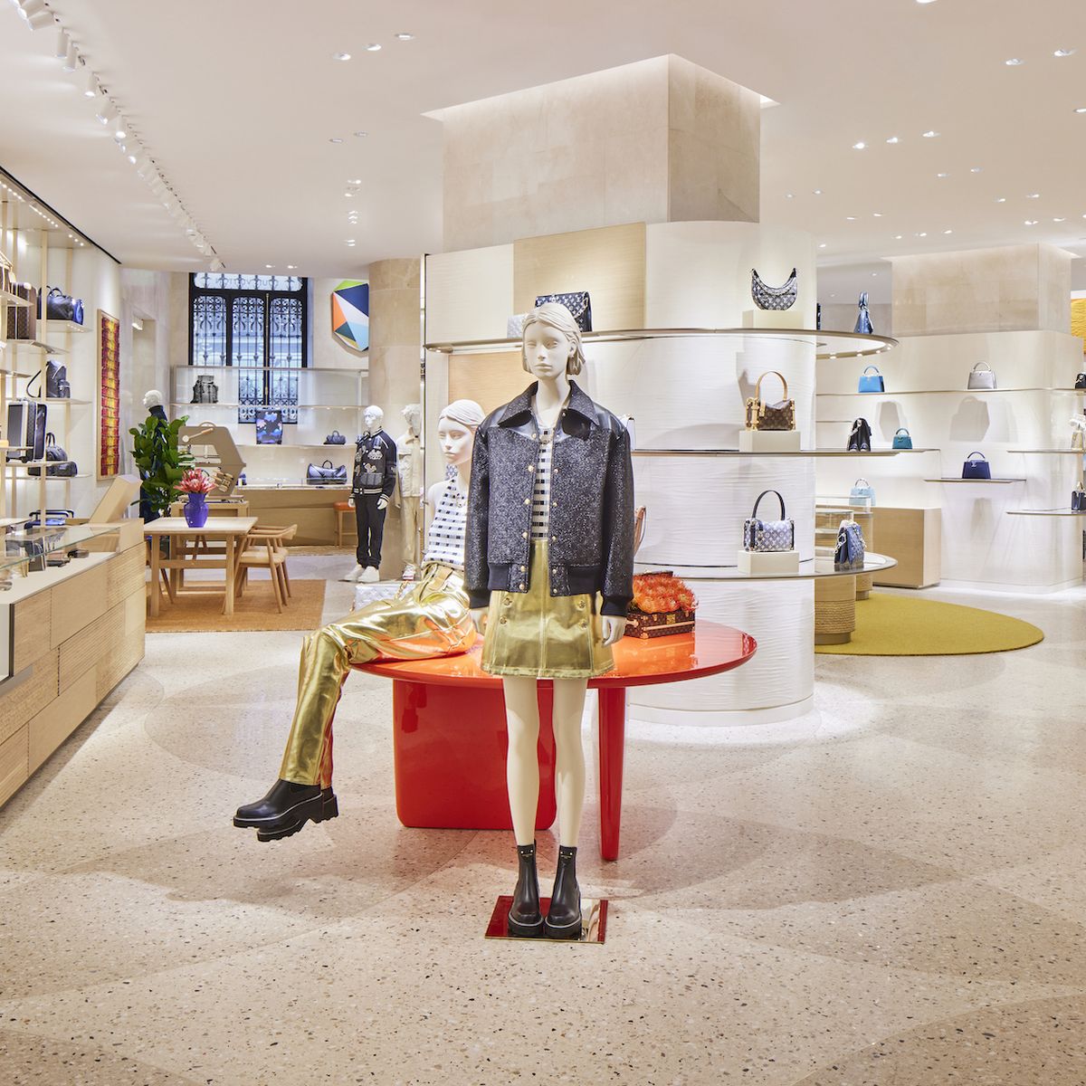 La nueva tienda de Louis Vuitton en Madrid te va a encantar… ¡según entres  por la puerta!