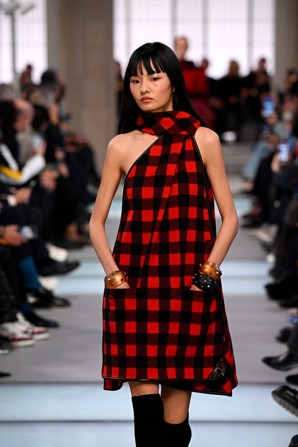 paris, france march 10: (editorial use only for non editorial use please seek approval from fashion house) a model walks the runway during the louis vuitton womenswear fall/winter 2025 2026 show as part of paris fashion week on march 10, 2025 in paris, france. (photo by kristy sparow/getty images)