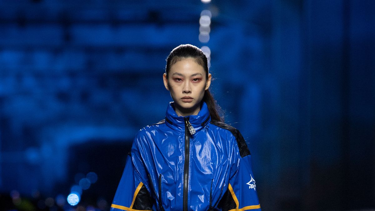 preview for Louis Vuitton y HoYeon Jung (Squid Game) dejan huella en Seúl con su desfile Pre-fall 2023