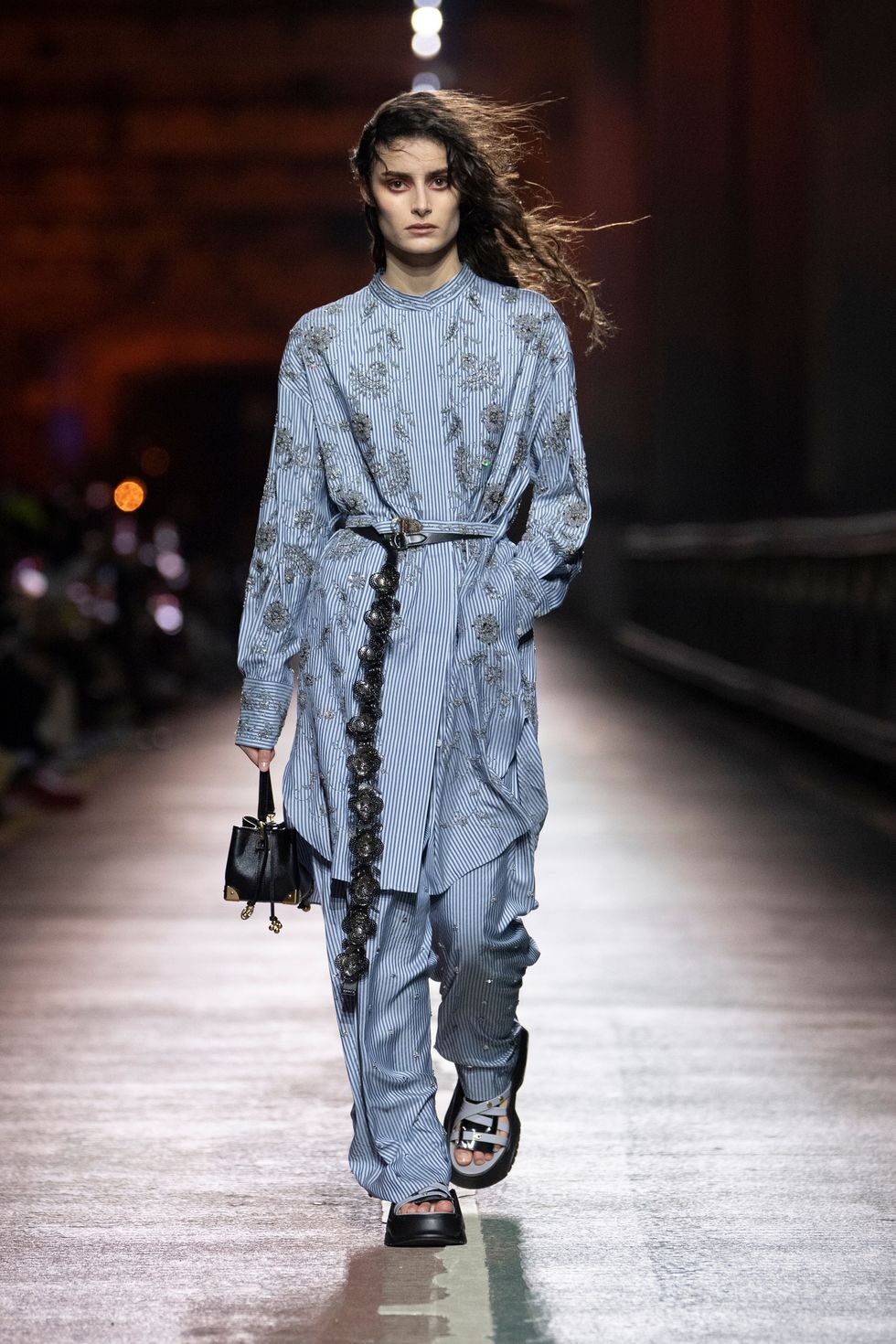 Louis Vuitton Takes Pre-Fall 2023 Collection To South Korea - EnVi Media