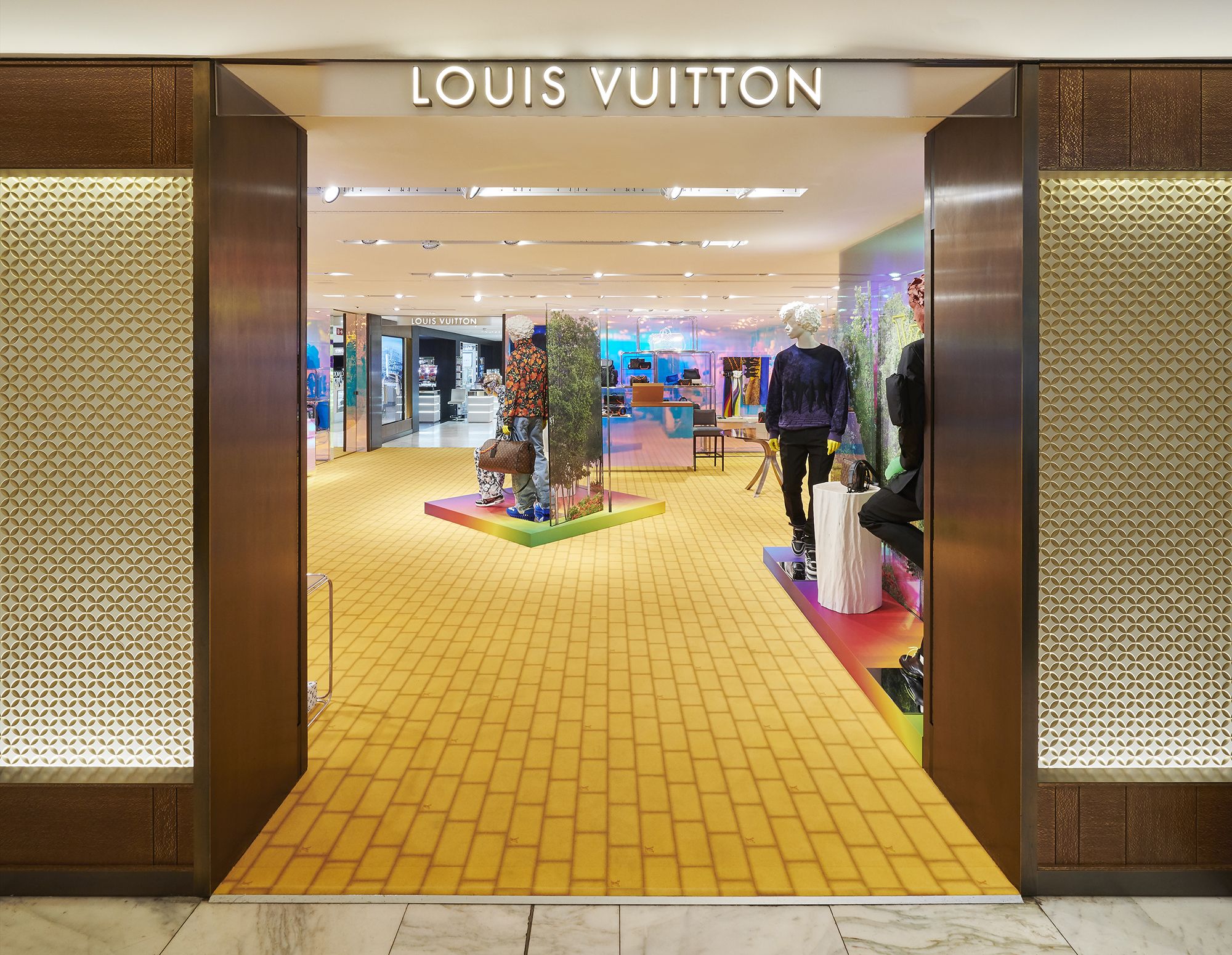 Louis Vuitton apre a Milano il primo pop up store per uomo in