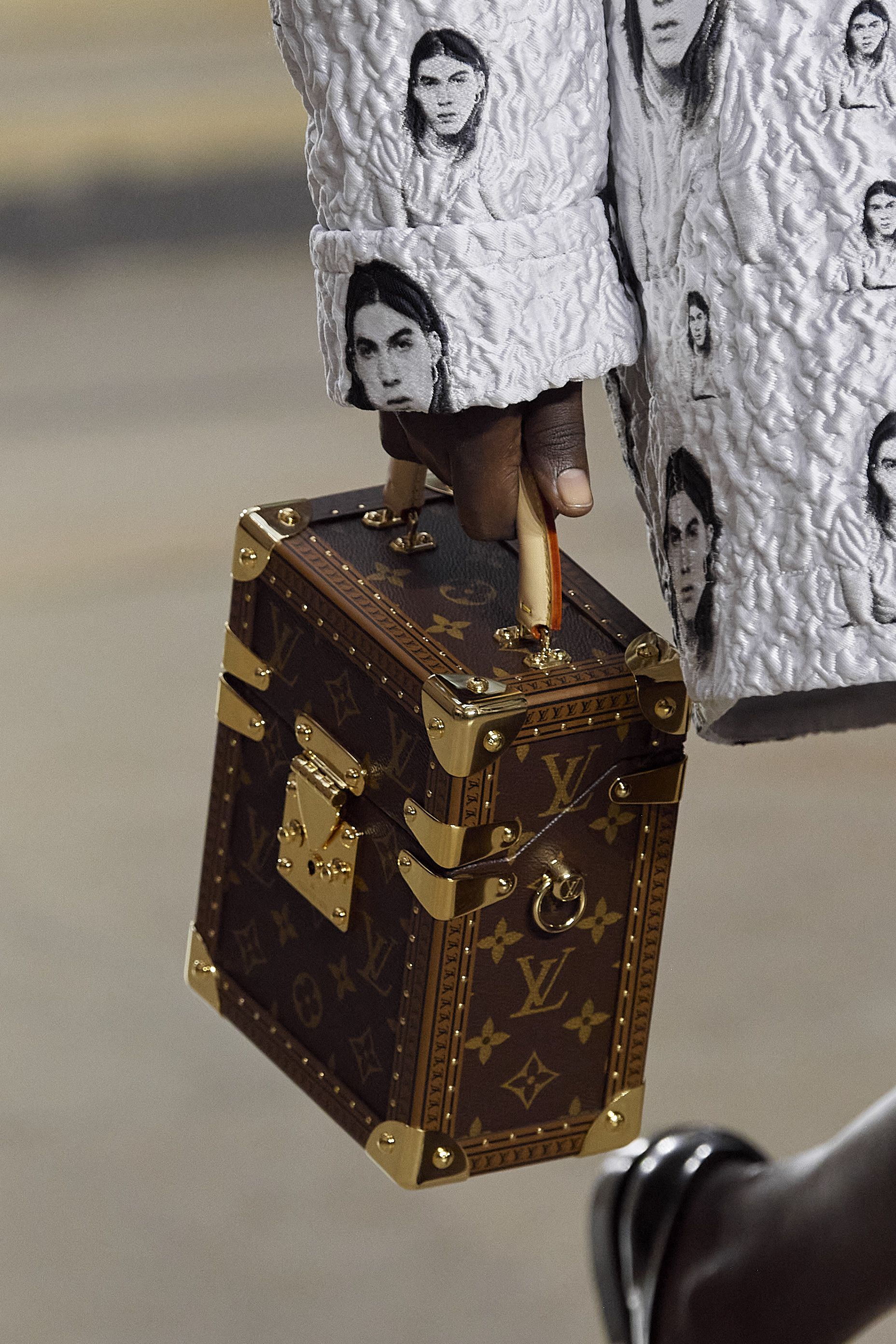 Le tracolle intercambiabili di Louis Vuitton