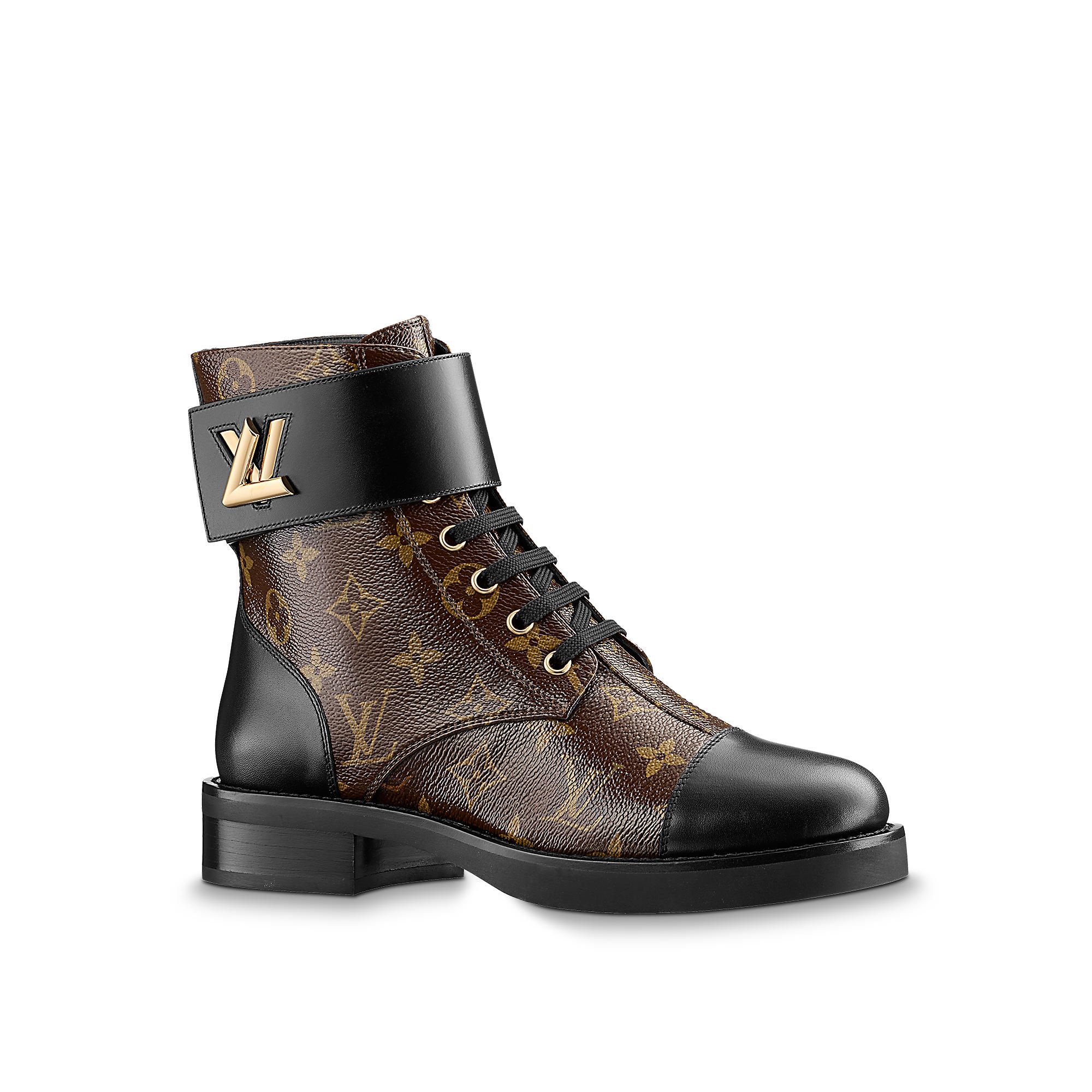 Lv outland cloth boots Louis Vuitton Brown size 9 UK in Fabric  30245055