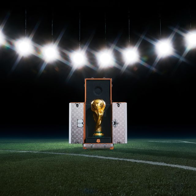 Así es el baúl de Louis Vuitton que transporta la Copa del Mundo - Tikitakas