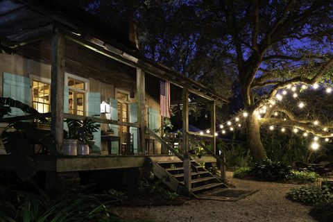 louisiana french creole cottage at night