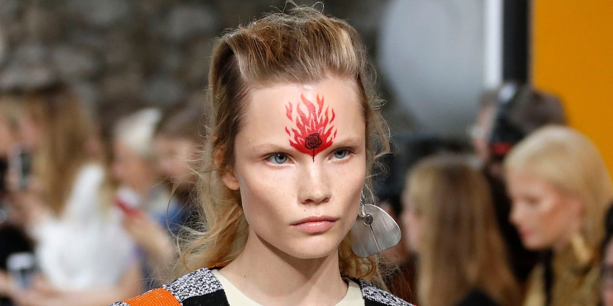 Louis Vuitton Cruise 2019 - Pat McGrath's Flaming Make-Up