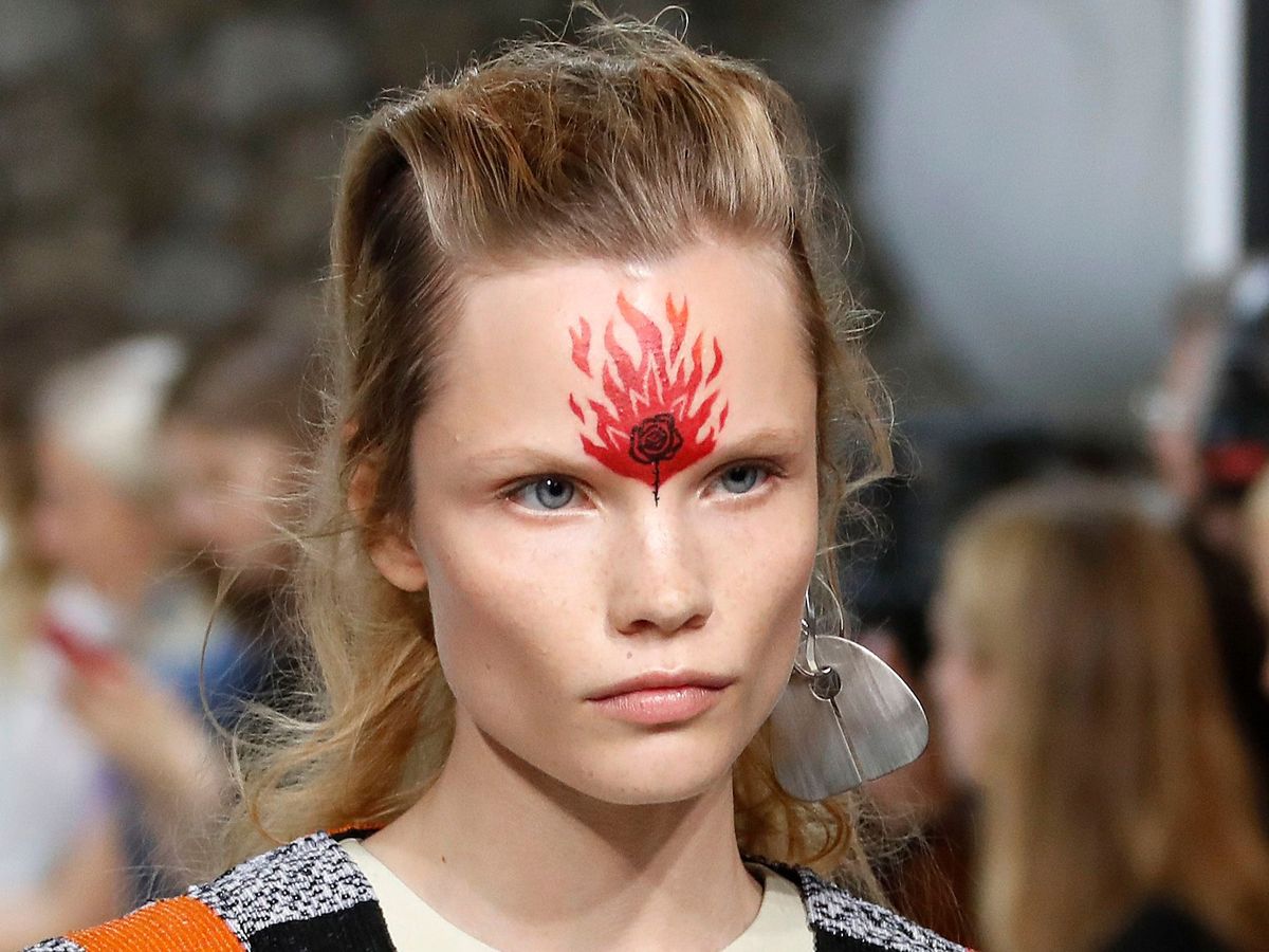 Pat McGrath Painted Flames on Models at Louis Vuitton Cruise