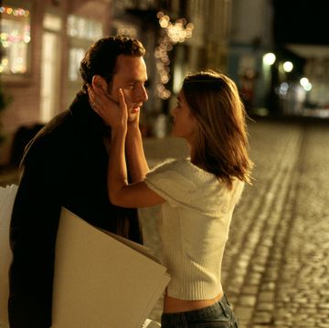 andrew lincoln as mark and keira knightley as juliet in love actually